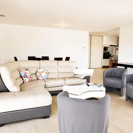 Spacious House With Sea And Mountain Views * Bastelicaccia