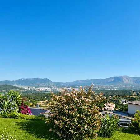 Apartment Spacious House With Sea And Mountain Views